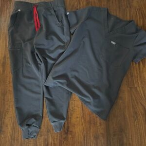 Figs Charcoal Joggers with Elastic Cuffs and Red Drawstring